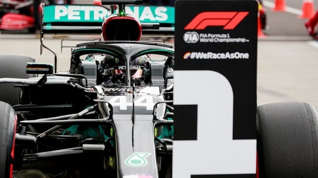 HAMILTON MERCEDES AMG INVENCIBLES PRIMER «HAT TRICK 2020»