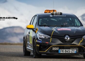 RENAULT, UNA MARCA QUE SE APUNTA AL «RALLY 4»